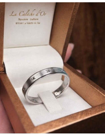 Création – Alliance Homme Or Blanc 750/000ème sertie de Diamants