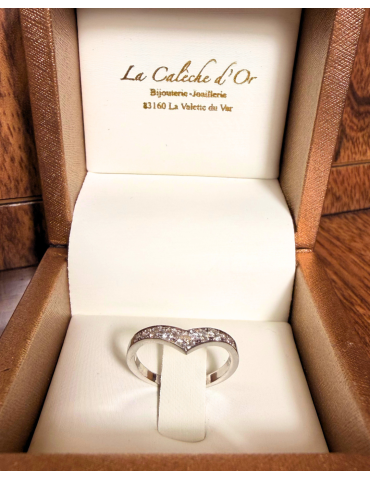 Alliance Aile de Mouette Diamantée – Fabrication Artisanale en Or Blanc 18 Carats